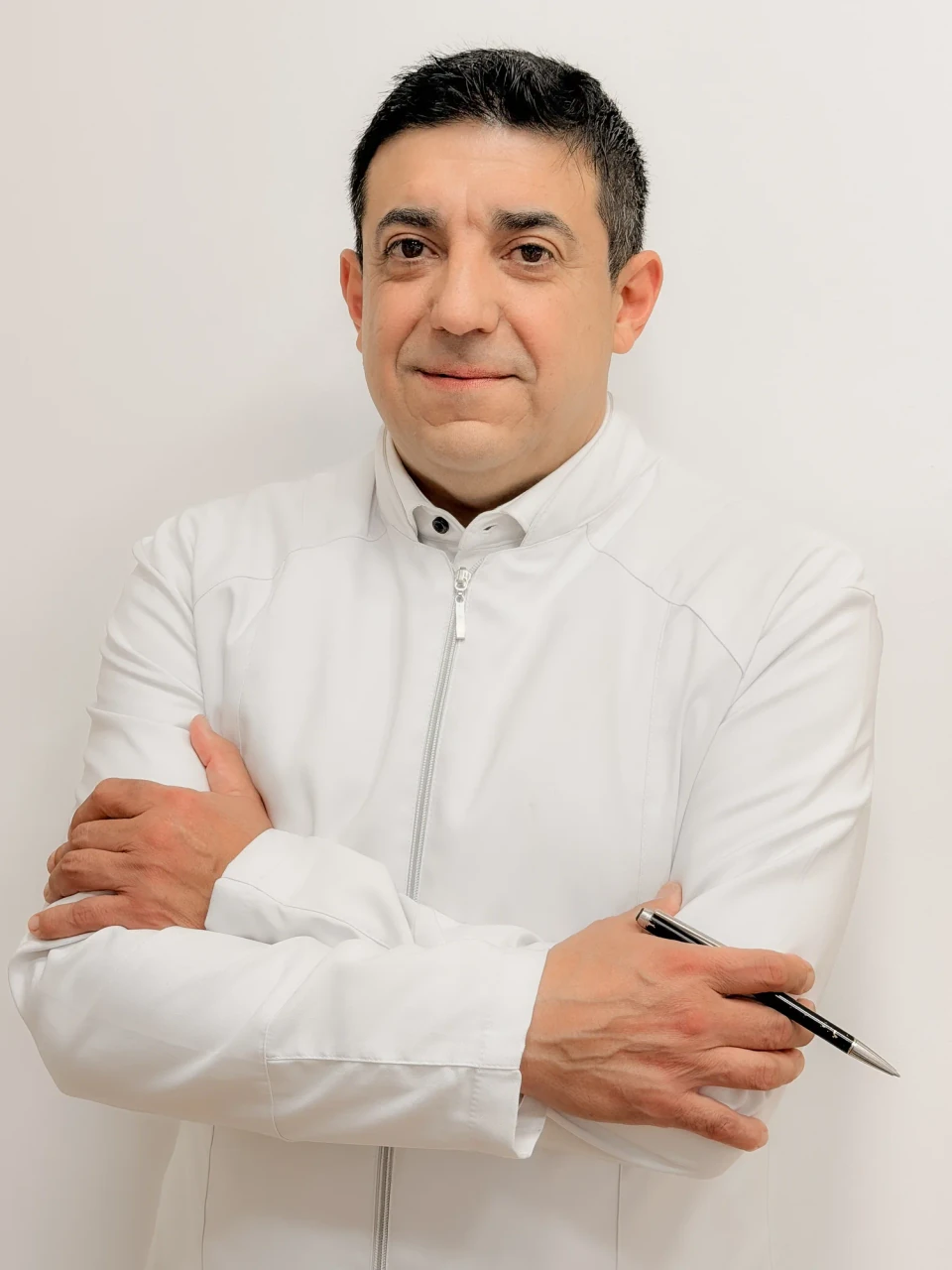 Dr. Carlos Luna, especialista en Ortopedia y Traumatología