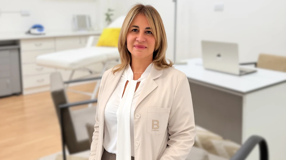 Dra. Prof. Laura Forni, profesional de dermatología clínica y psoriasis en B-Clinical Córdoba